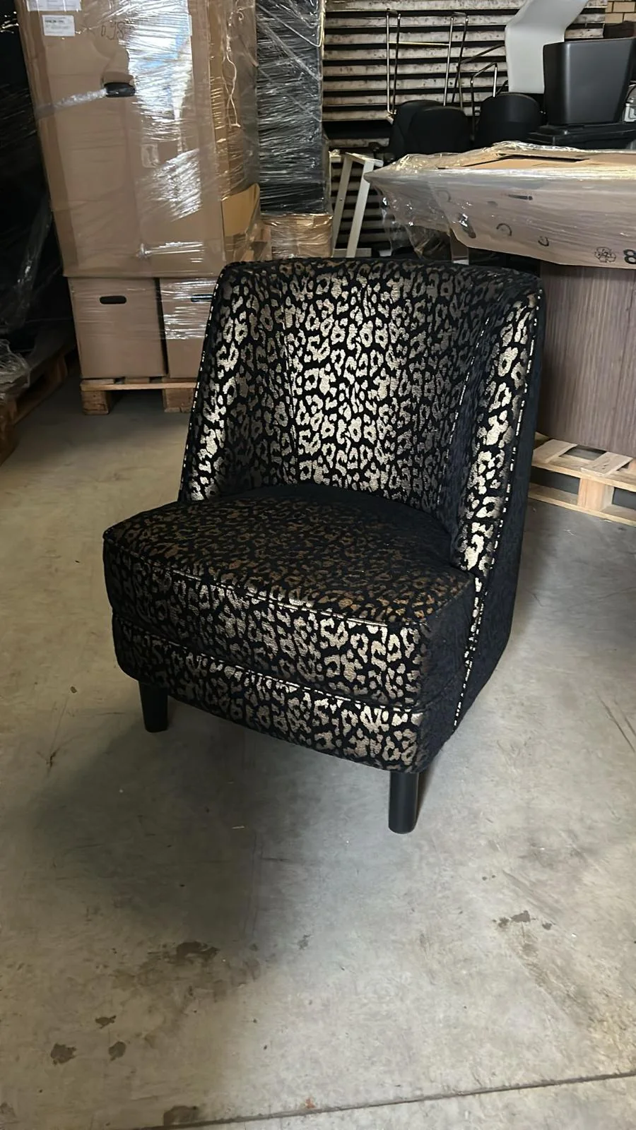 Zwarte fauteuil met dessin